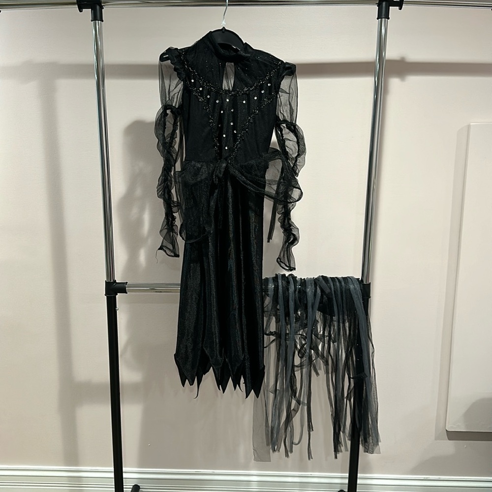 Witch costume CL